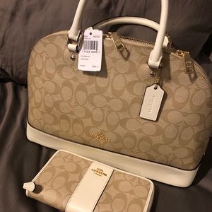 Authentic Sierra Coach Handbag and Wallet